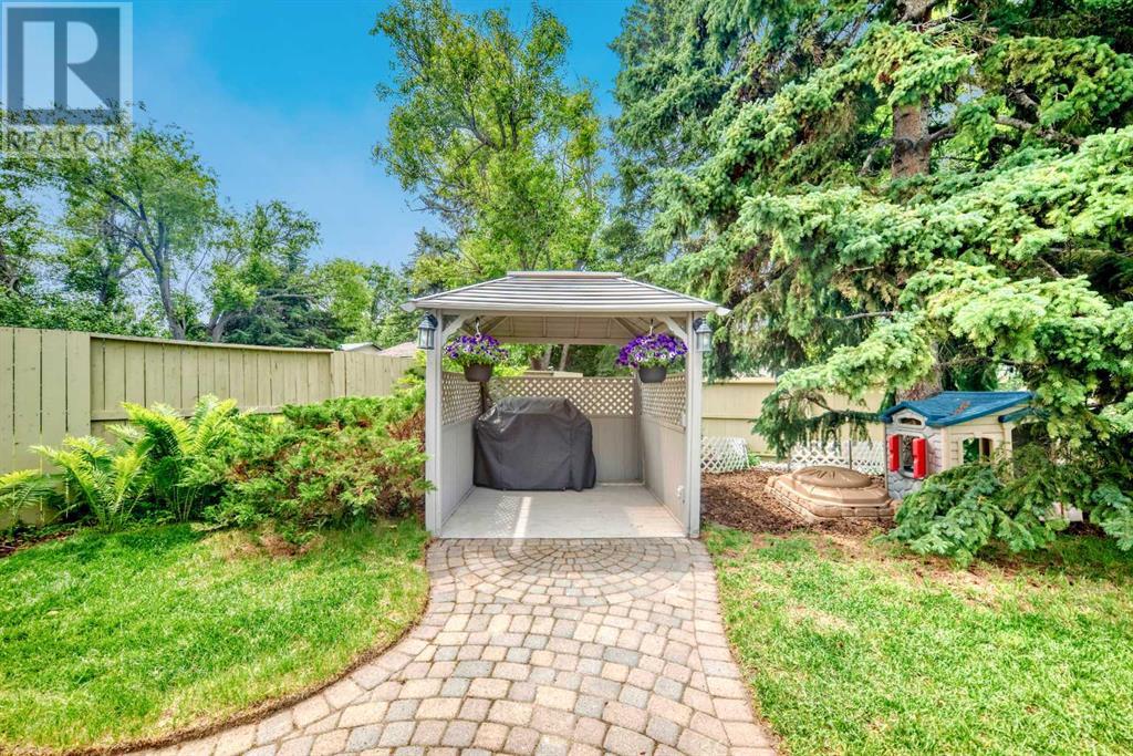 Single Family House 4 Level for Sale in  Cannell Road SW Canyon Meadows Calgary 