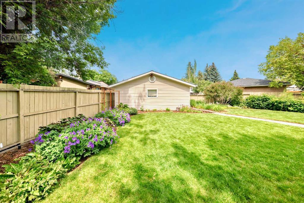 Single Family House 4 Level for Sale in  Cannell Road SW Canyon Meadows Calgary 