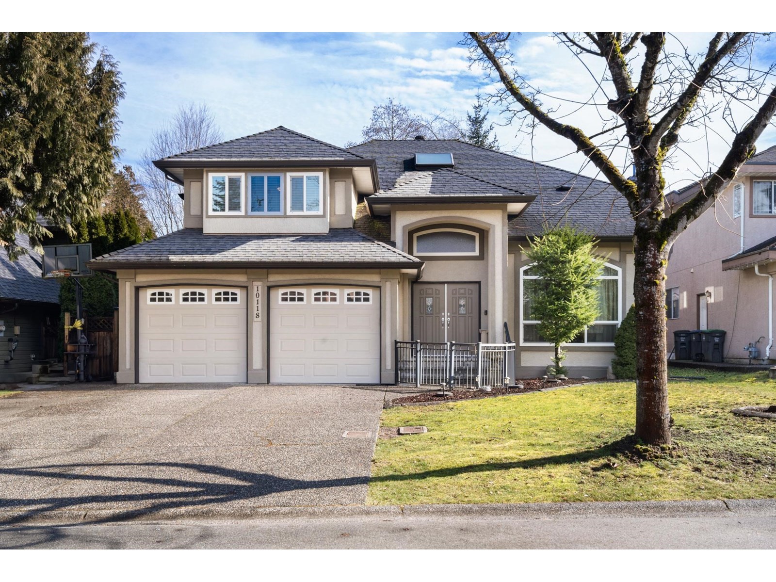 Photo 1 of 10118 171 A Street, Surrey BC