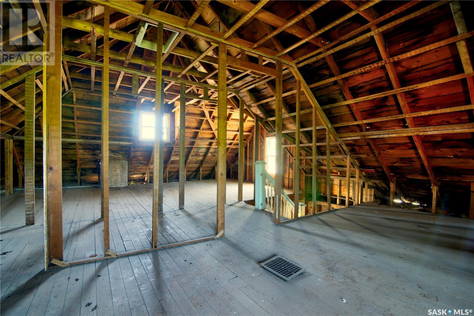 Photo 8 of 2143 Angus Street, Regina SK