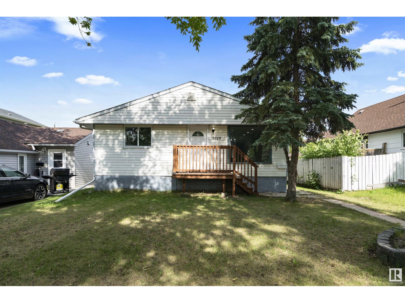 Photo 6 of 5319 55 St, Camrose AB