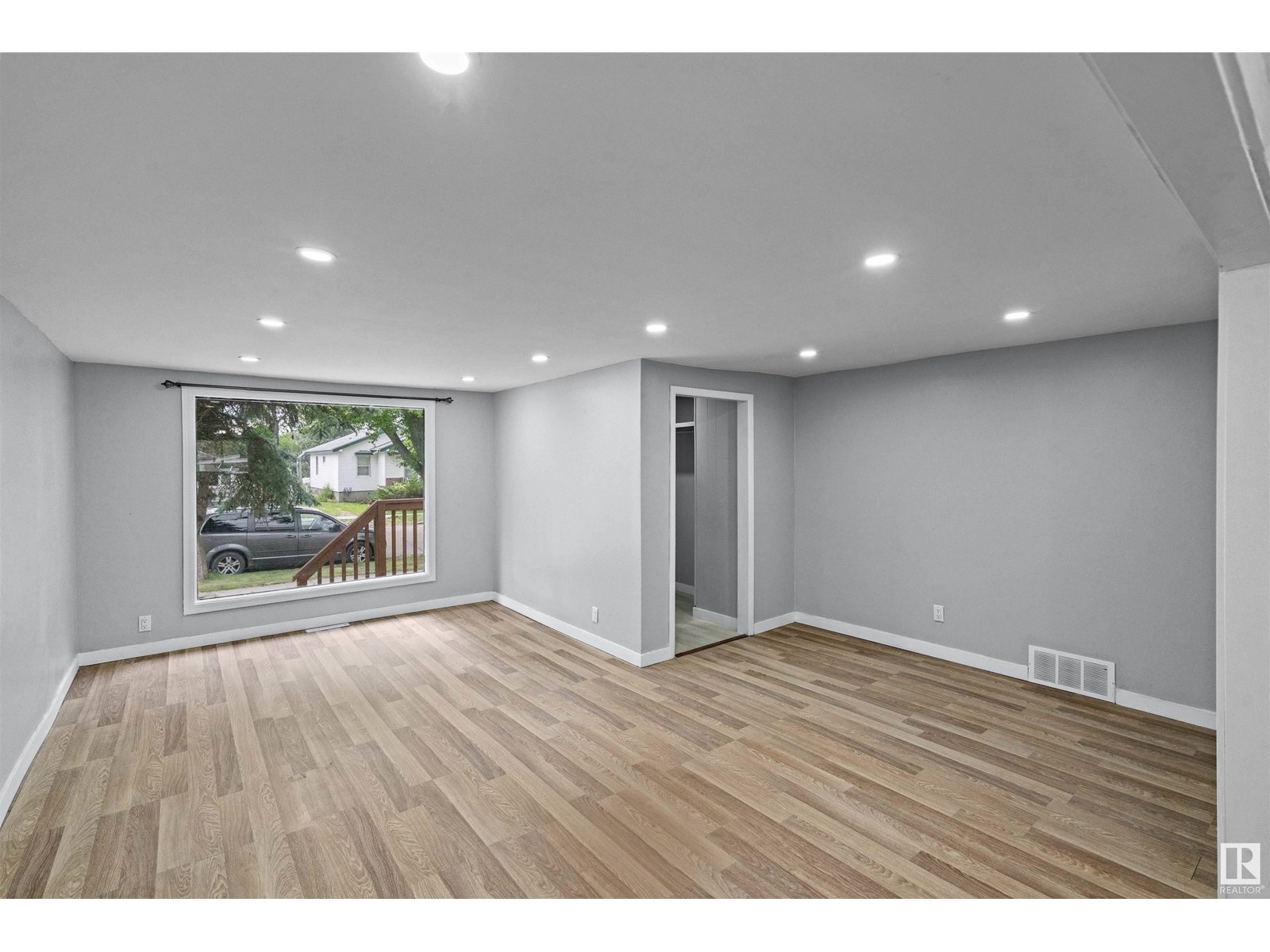 Photo 18 of 5319 55 St, Camrose AB