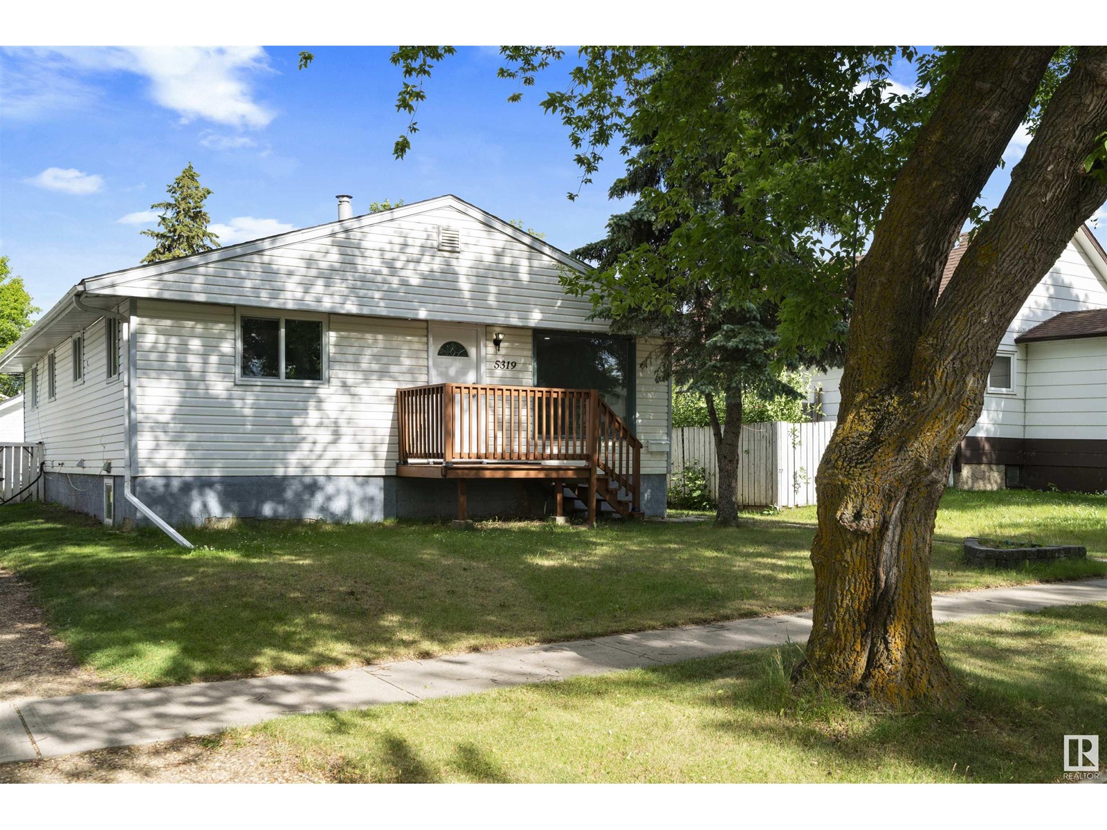 Photo 15 of 5319 55 St, Camrose AB