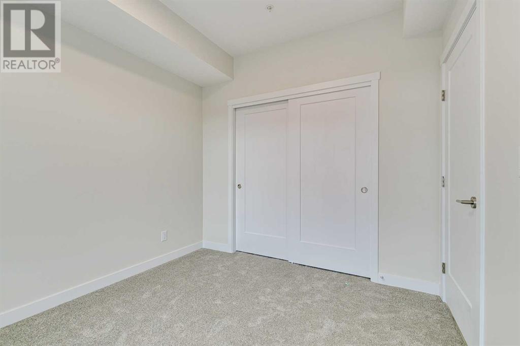 Single Family House for Sale in   Shawnee Square SW Shawnee Slopes Calgary 