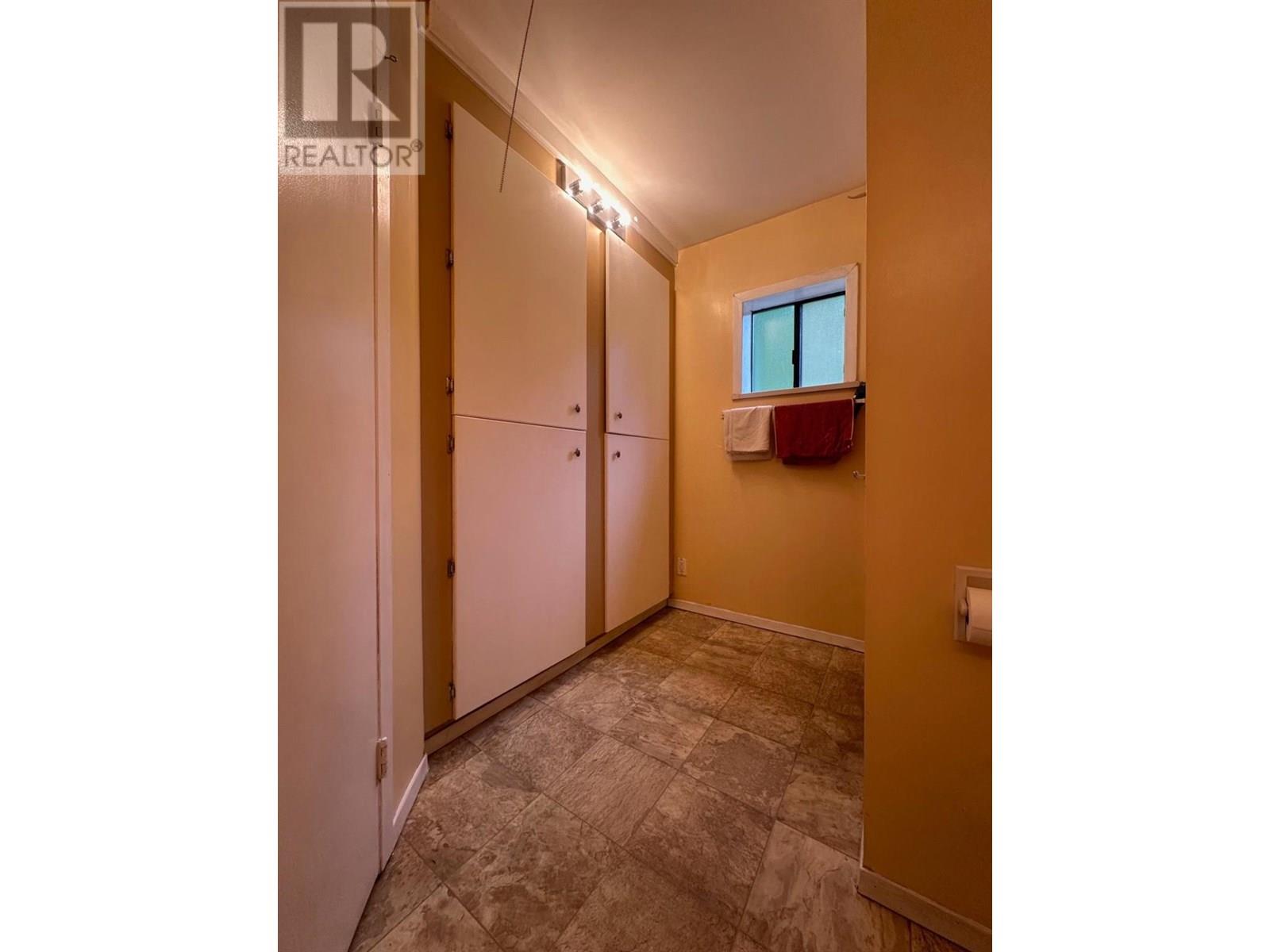 Photo 13 of 319 Newman Street, Kitchener BC