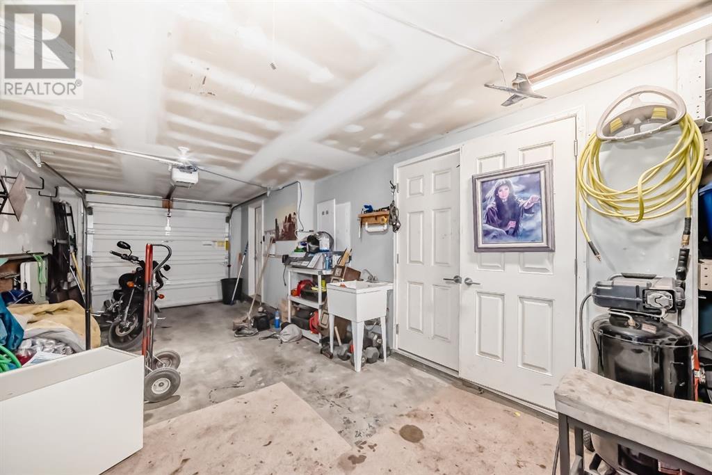 206 Sherwood Lane NW, Calgary, Alberta