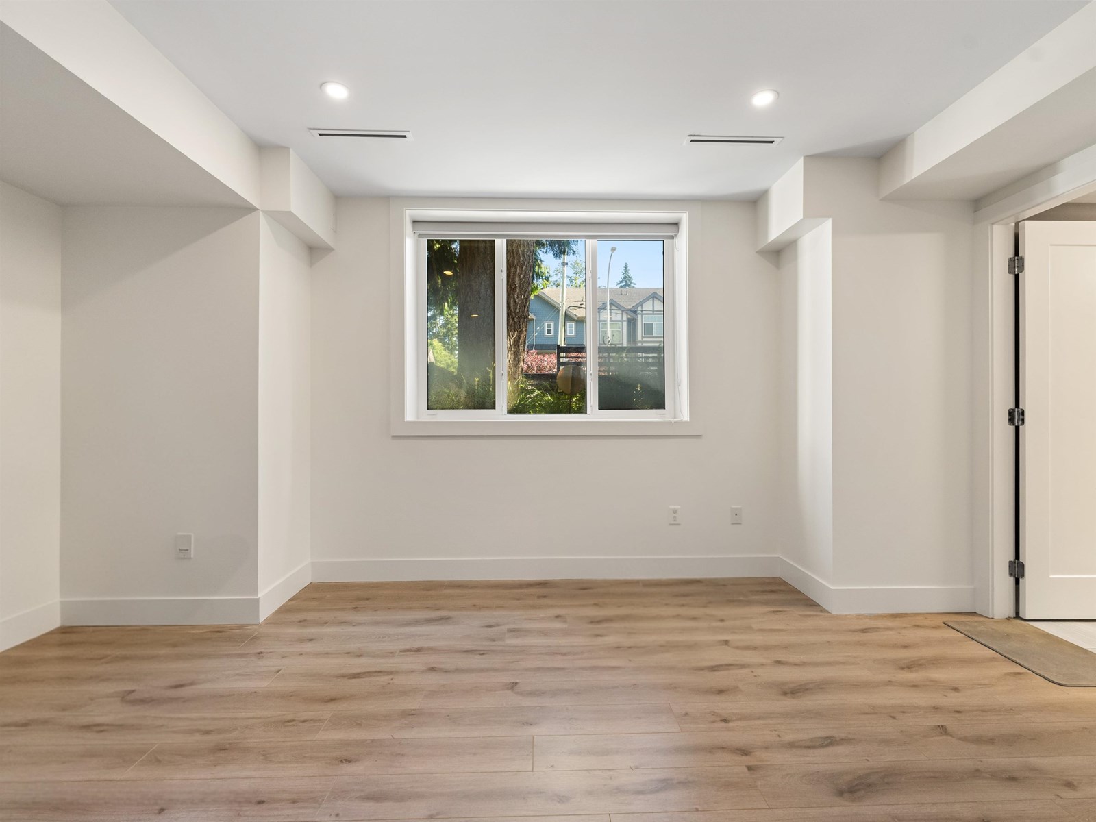 Photo 36 of 5 15177 60 Avenue, Surrey BC