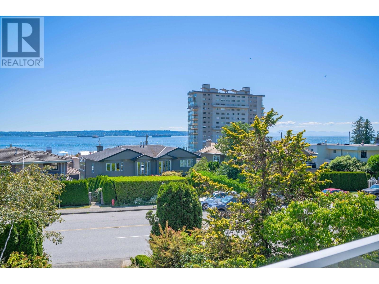Photo 29 of 2349 Marine Drive, West Vancouver BC