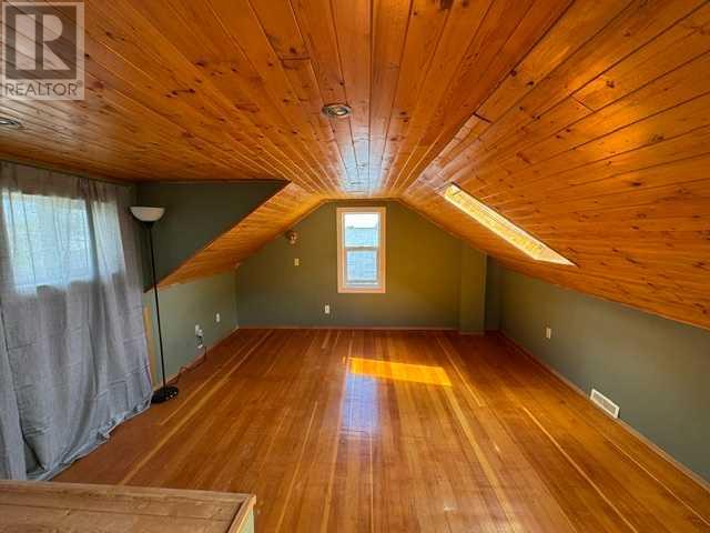 Single Family House for Sale in   Avenue NE Tuxedo Park Calgary 