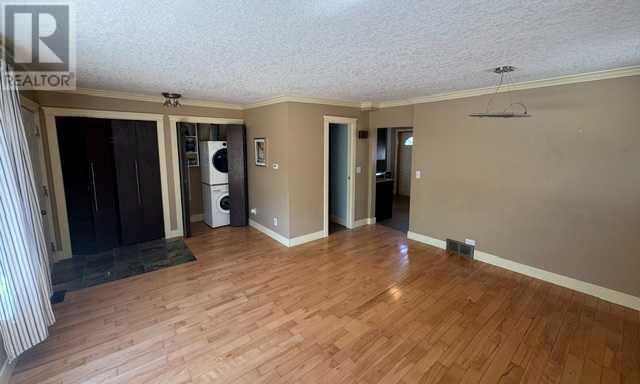 Single Family House for Sale in   Avenue NE Tuxedo Park Calgary 