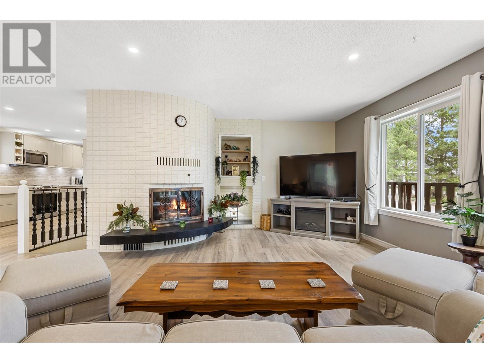 3947 Trepanier Heights Place, Peachland