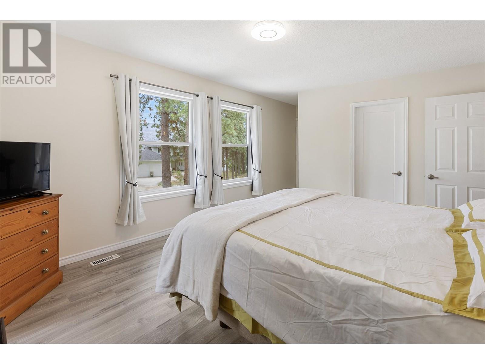 3947 Trepanier Heights Place, Peachland