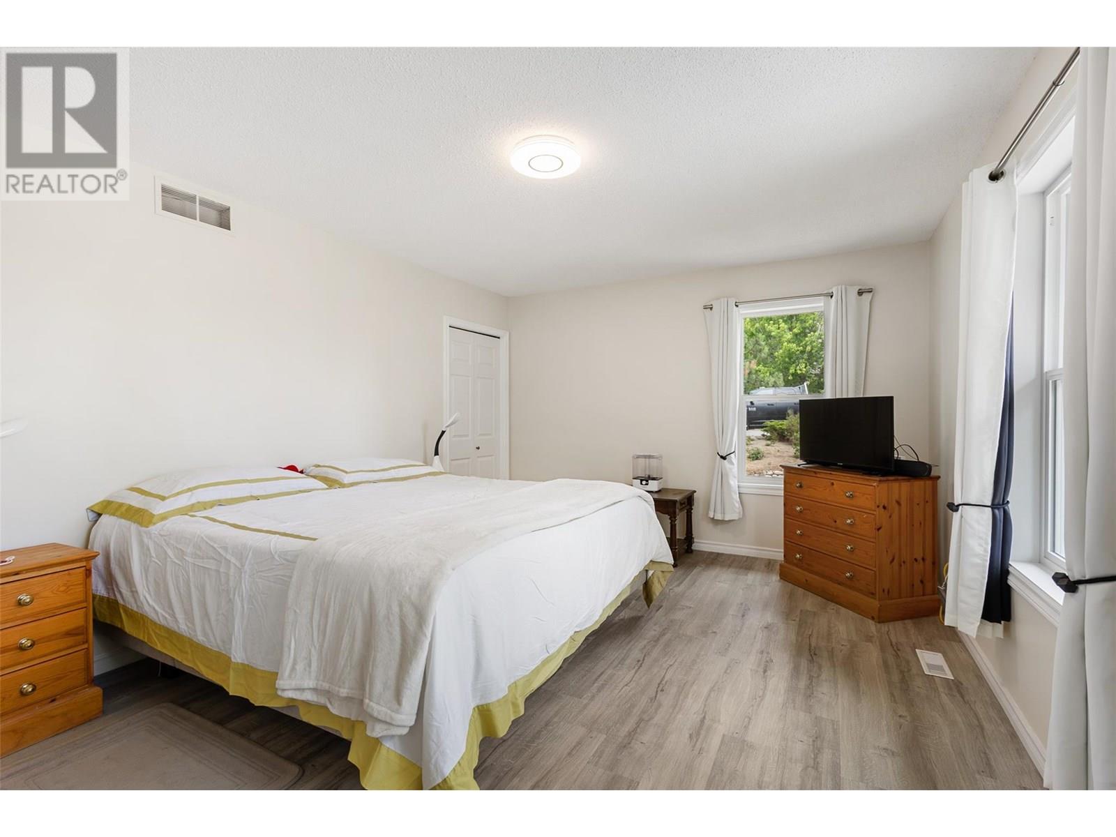 3947 Trepanier Heights Place, Peachland