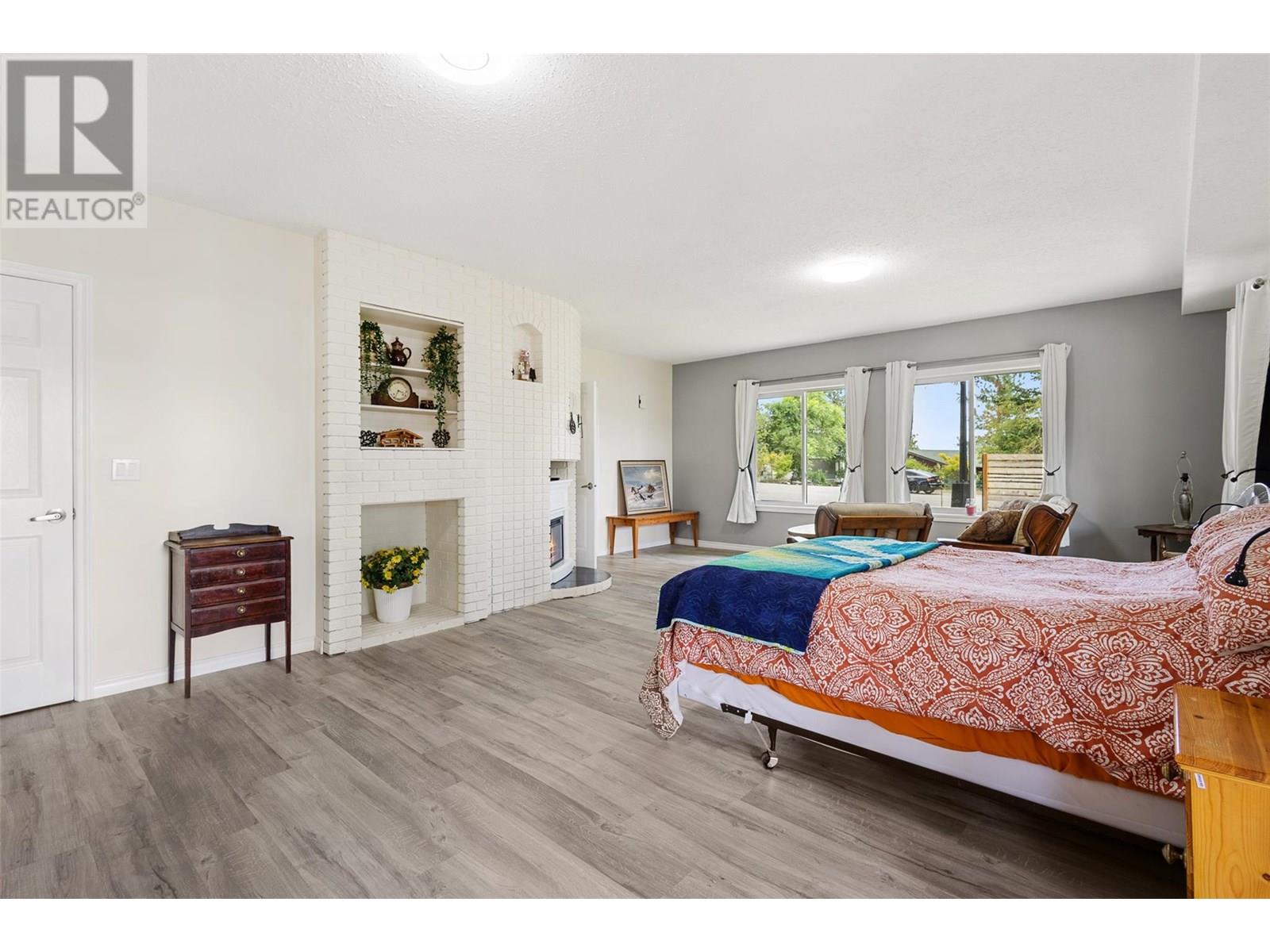 3947 Trepanier Heights Place, Peachland
