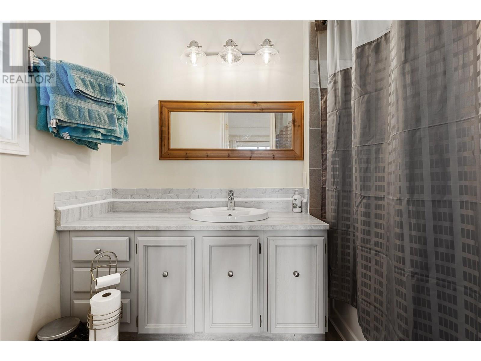 3947 Trepanier Heights Place, Peachland