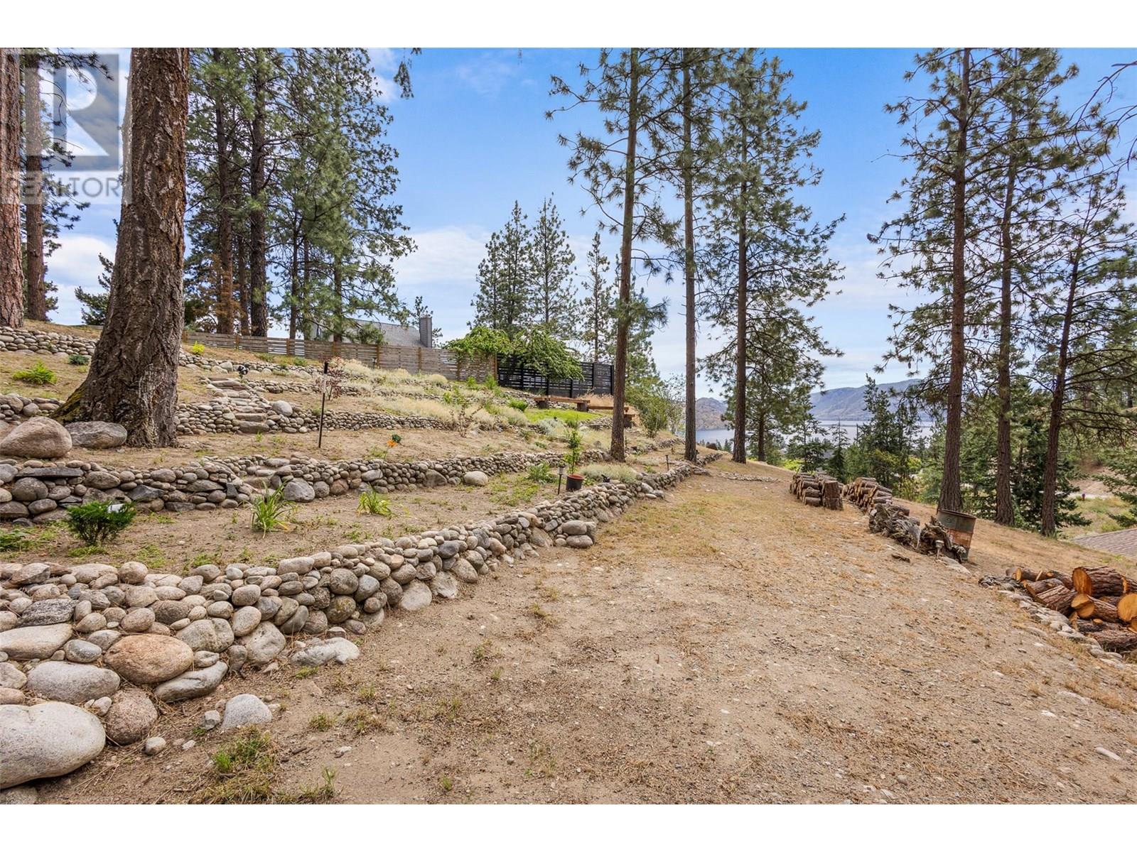 3947 Trepanier Heights Place, Peachland