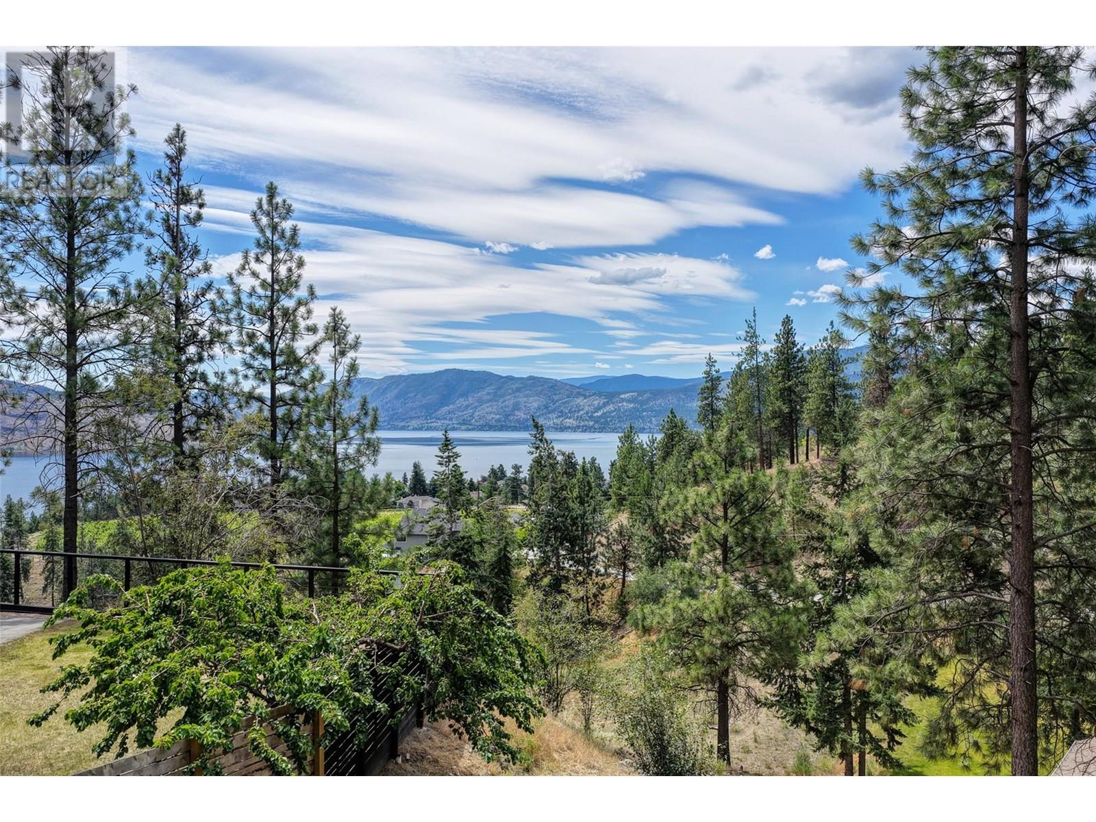 3947 Trepanier Heights Place, Peachland