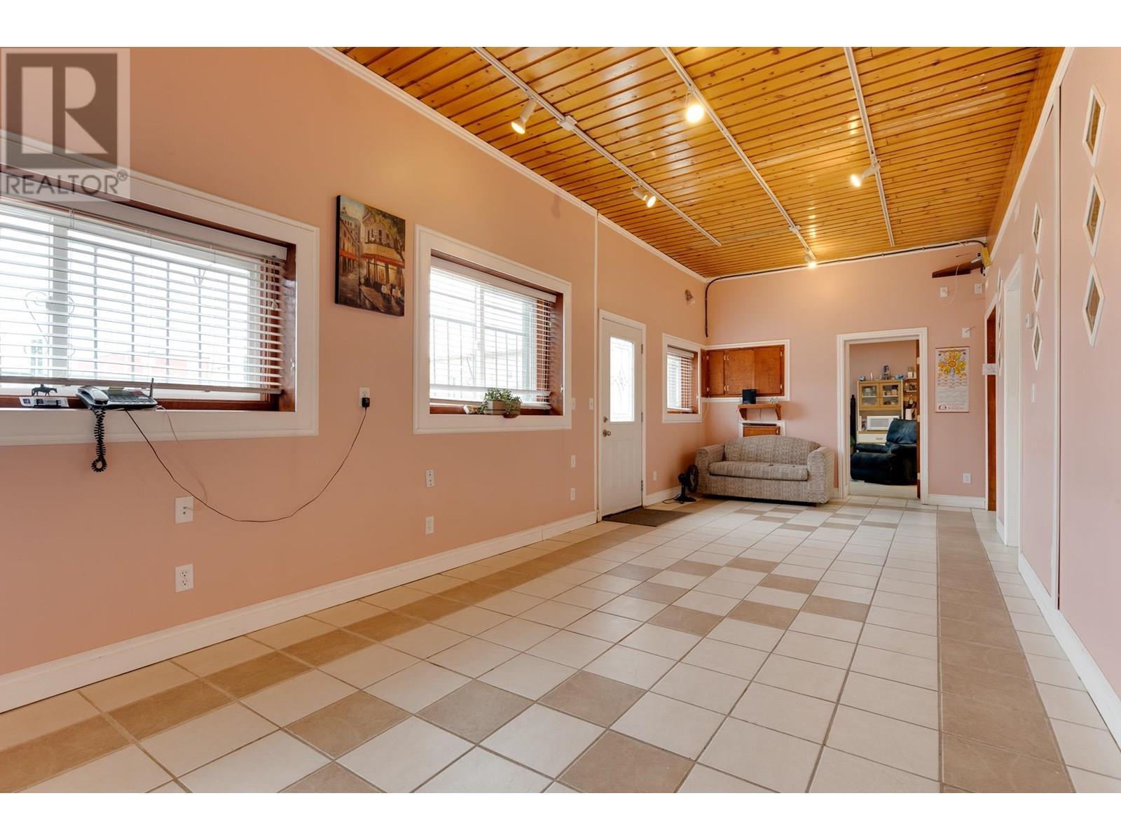 Photo 7 of 1040 2nd Avenue, Prince George BC