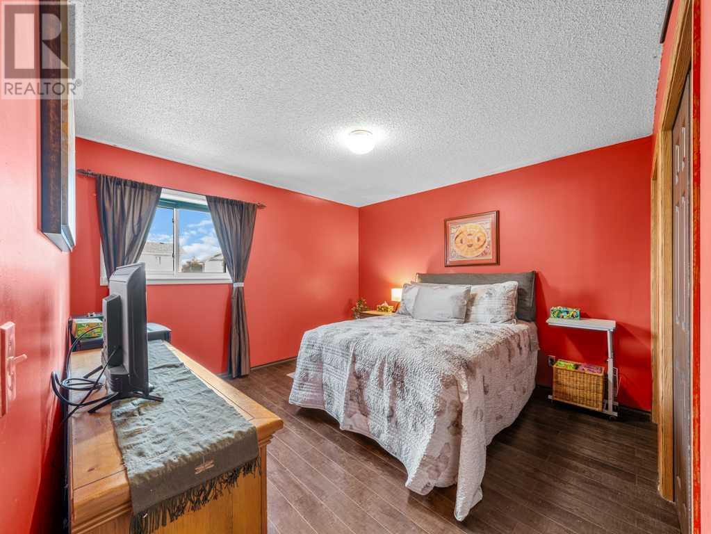 230 Costa Mesa Close NE, Calgary, Alberta