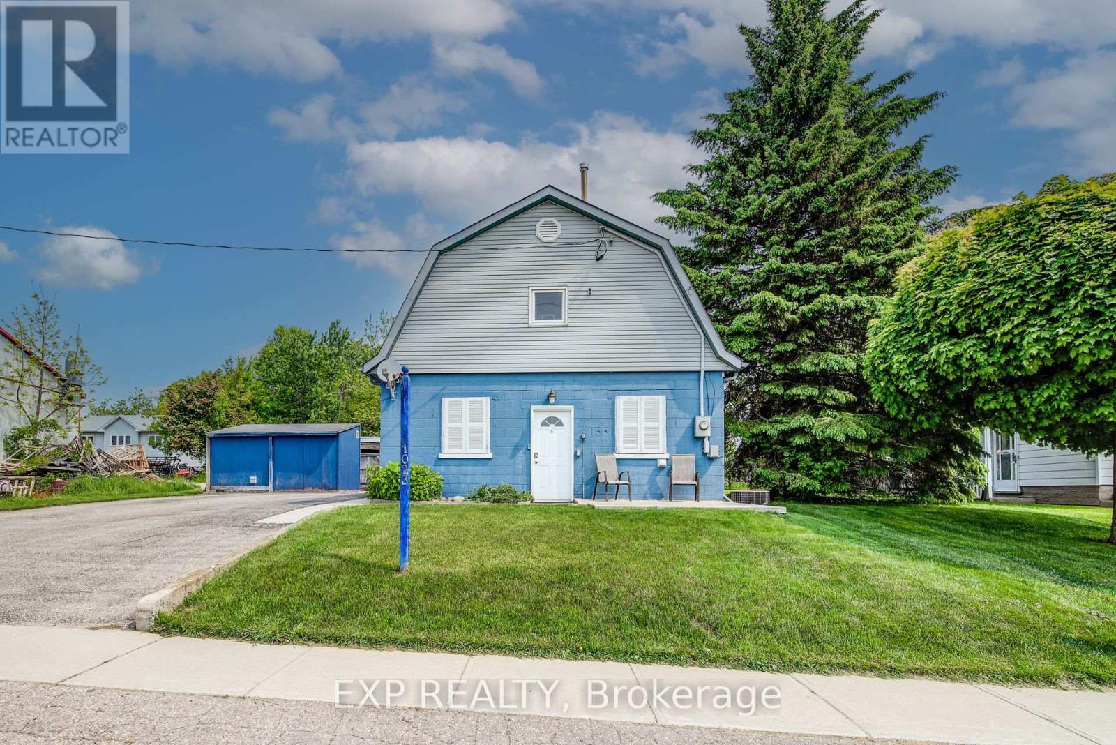 Photo 2 of 1023 Maple Leaf Street, Wellesley ON