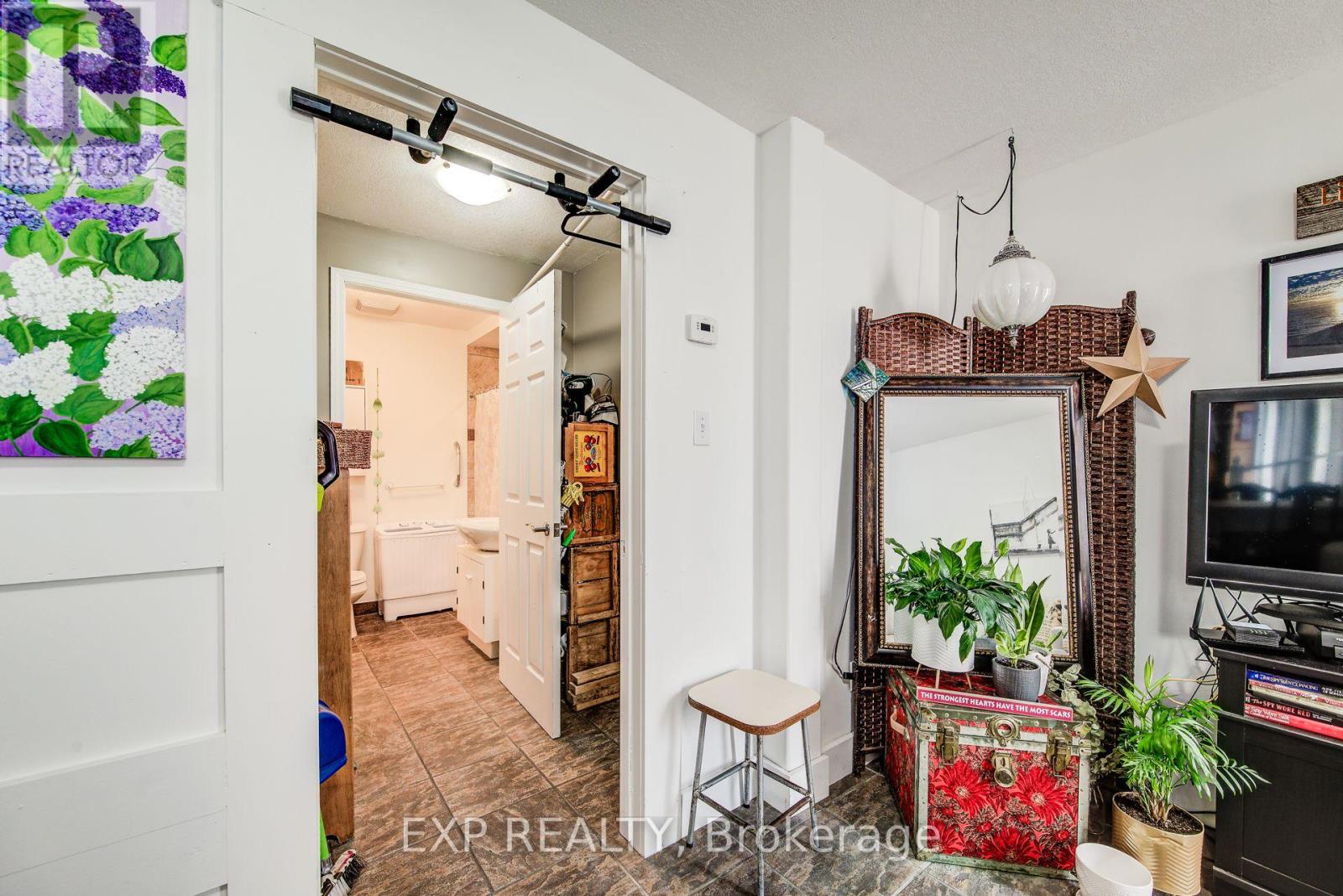 Photo 23 of 1023 Maple Leaf Street, Wellesley ON