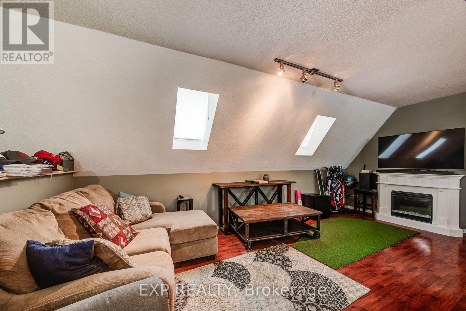 Photo 25 of 1023 Maple Leaf Street, Wellesley ON