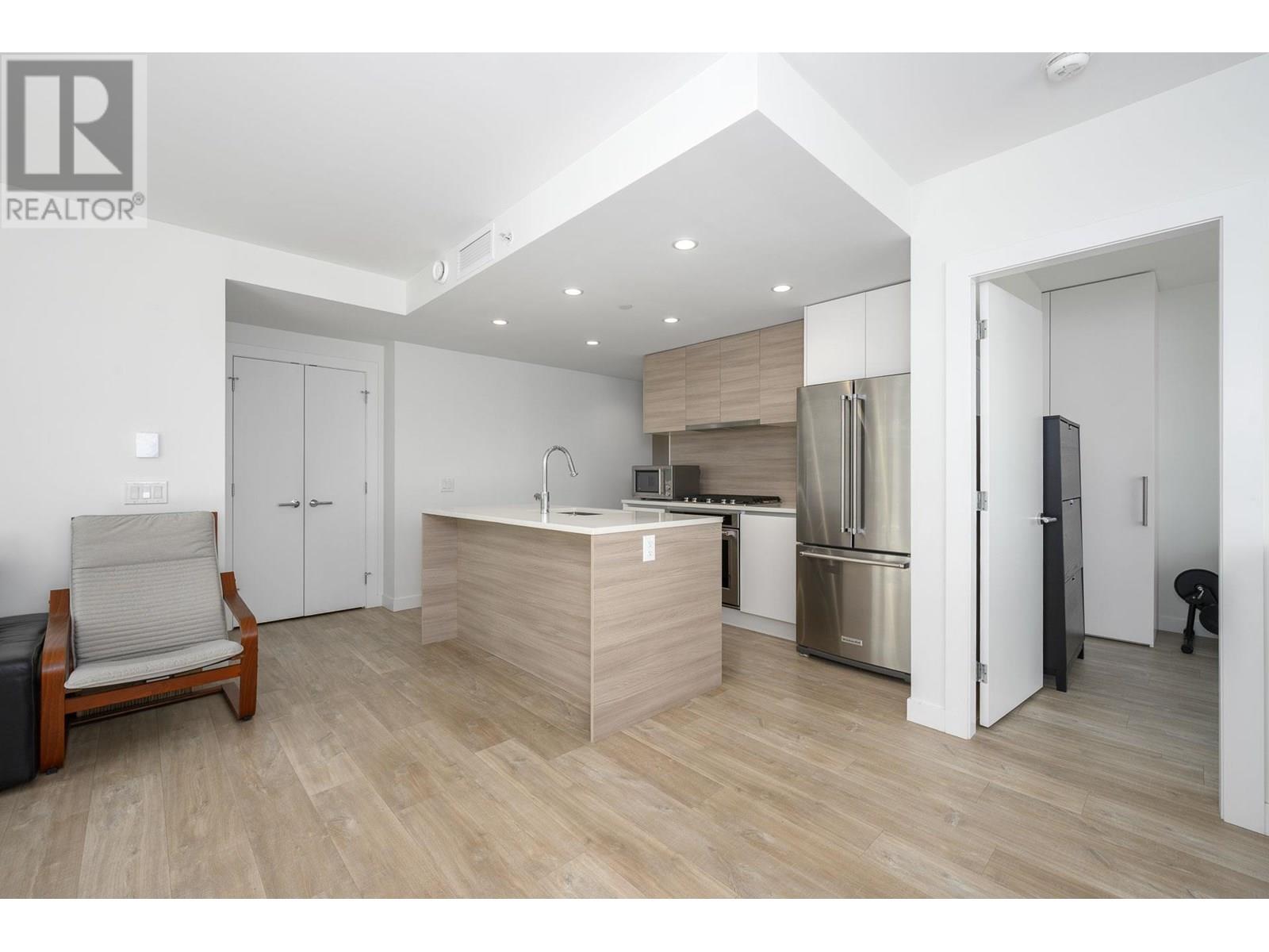 Photo 3 of 407 525 Foster Avenue, Coquitlam BC