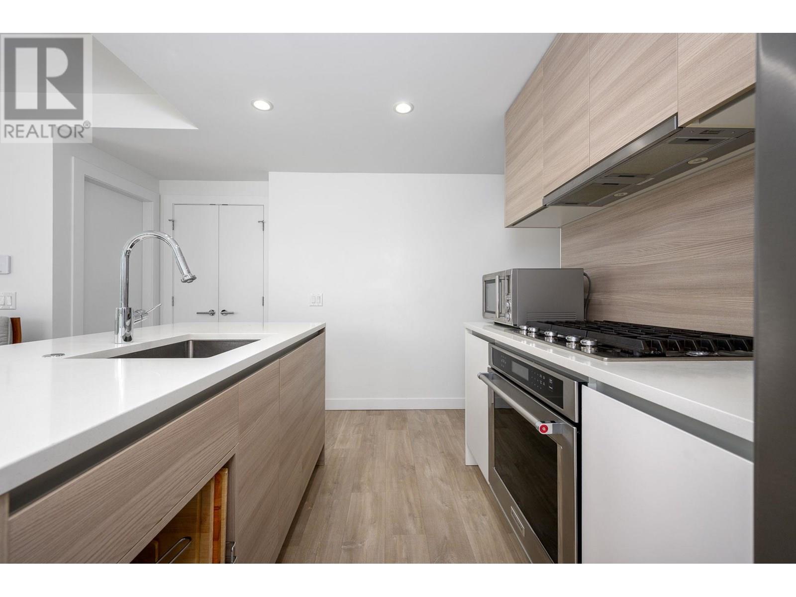 Photo 19 of 407 525 Foster Avenue, Coquitlam BC