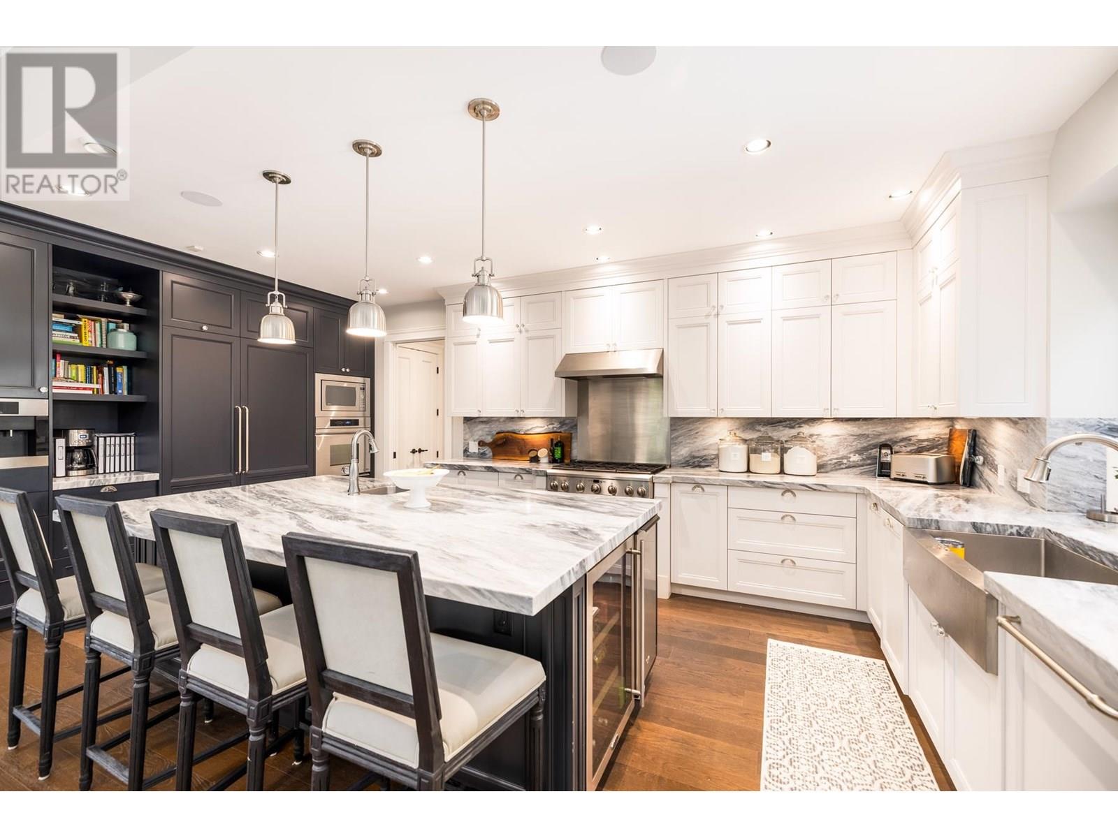3850 ST. MARYS AVENUE, North Vancouver