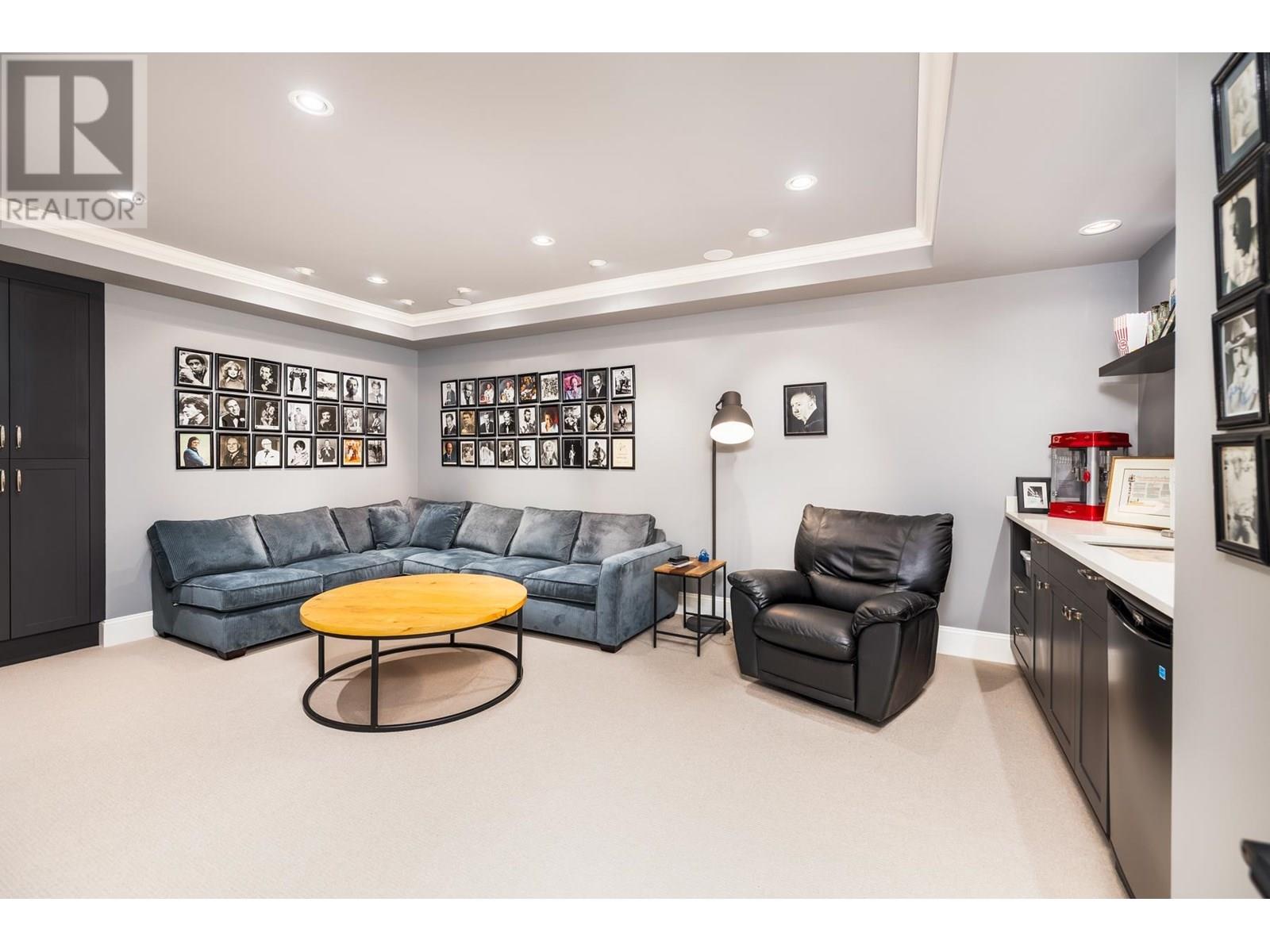 3850 ST. MARYS AVENUE, North Vancouver