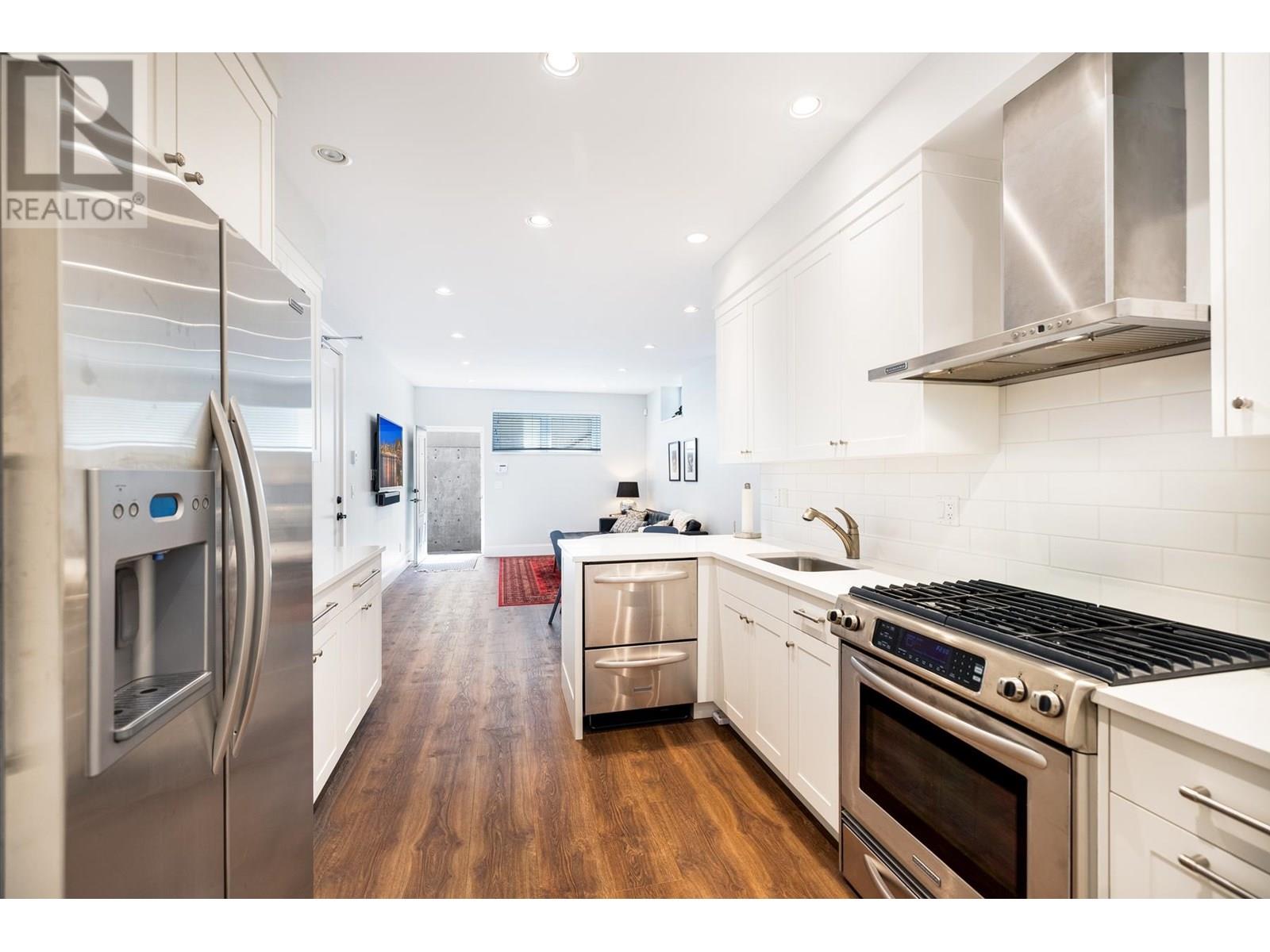 3850 ST. MARYS AVENUE, North Vancouver