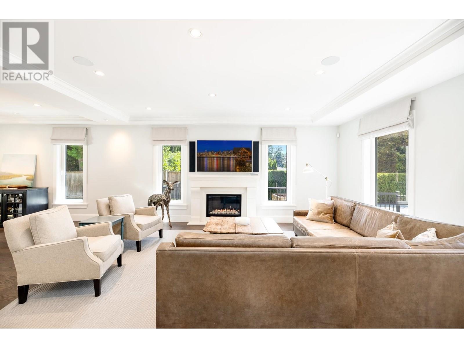 3850 ST. MARYS AVENUE, North Vancouver
