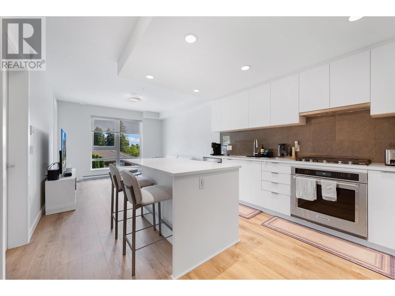 Photo 3 of 412 615 Cottonwood Avenue, Coquitlam BC