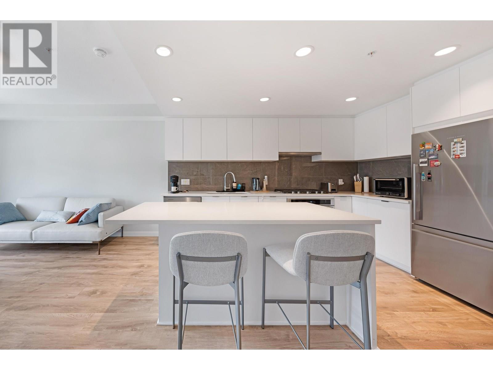 Photo 4 of 412 615 Cottonwood Avenue, Coquitlam BC