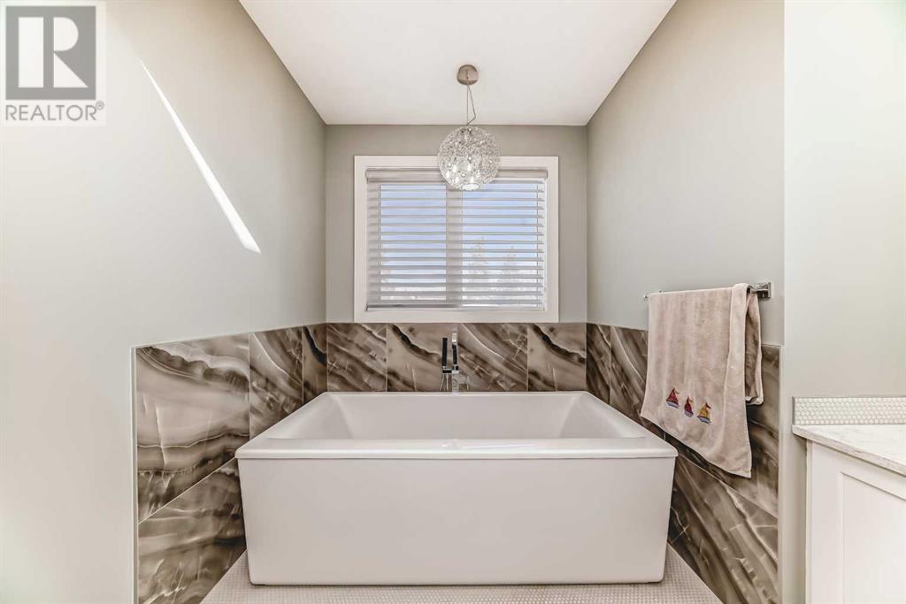 Single Family House for Sale in   Avenue NE Tuxedo Park Calgary 