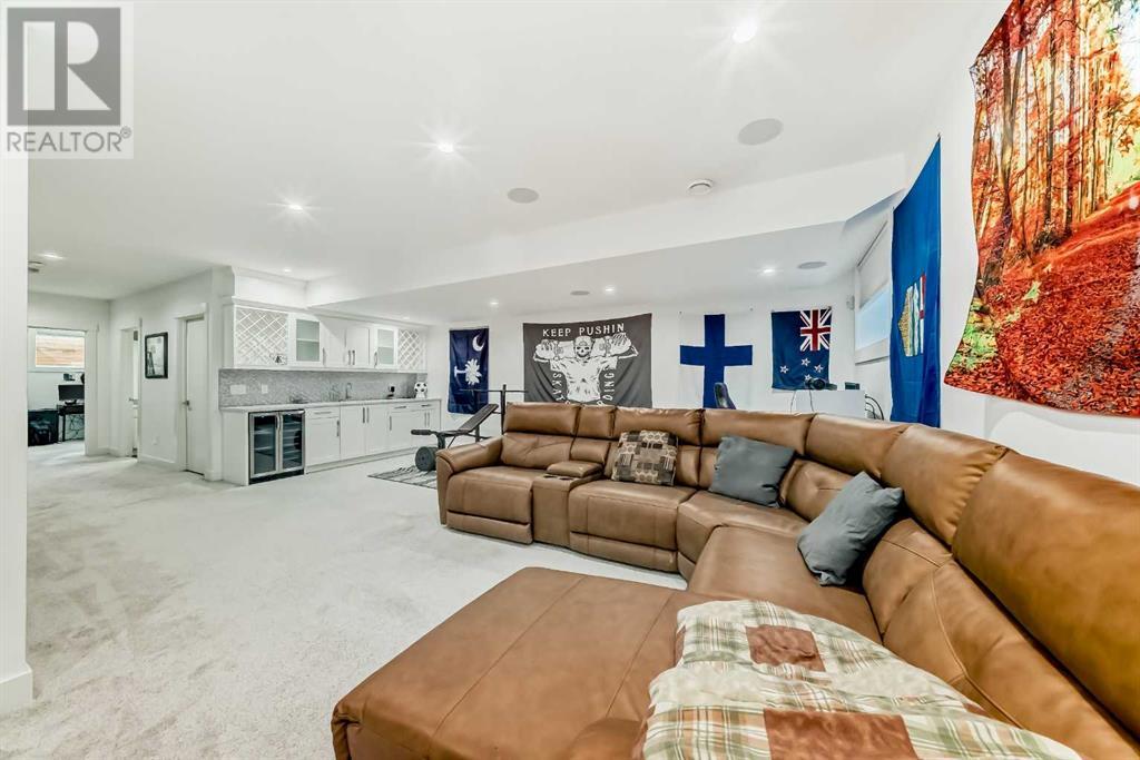 Single Family House for Sale in   Avenue NE Tuxedo Park Calgary 