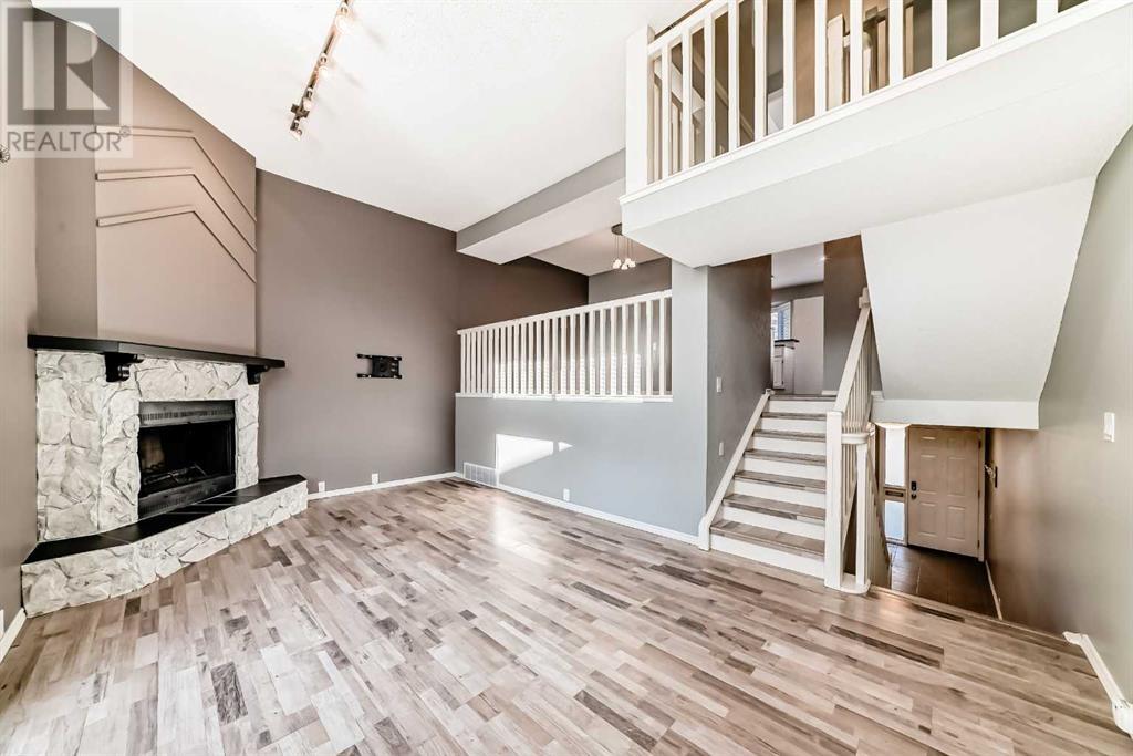 Single Family House 4 Level for Sale in  Glamis Terrace SW Glamorgan Calgary 