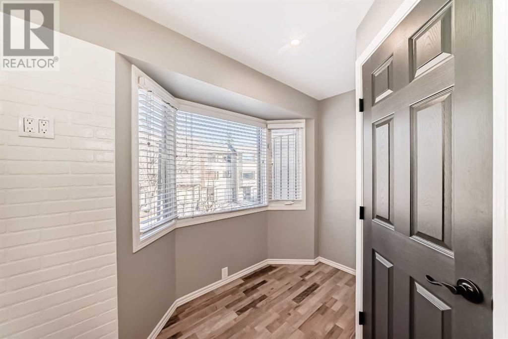 Single Family House 4 Level for Sale in  Glamis Terrace SW Glamorgan Calgary 