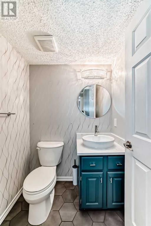173 Glamis Terrace SW, Calgary, Alberta