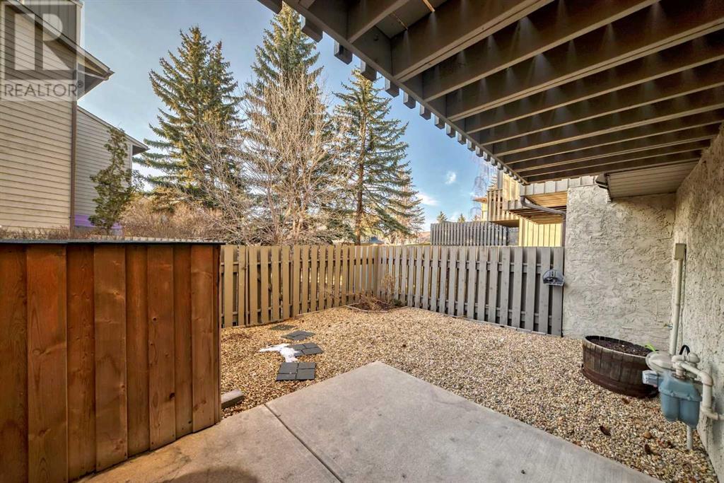 Single Family House 4 Level for Sale in  Glamis Terrace SW Glamorgan Calgary 