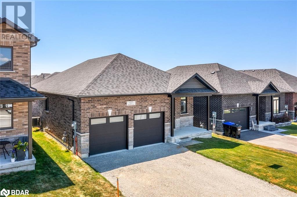 Photo 2 of 127 Ritchie Crescent, Elmvale ON