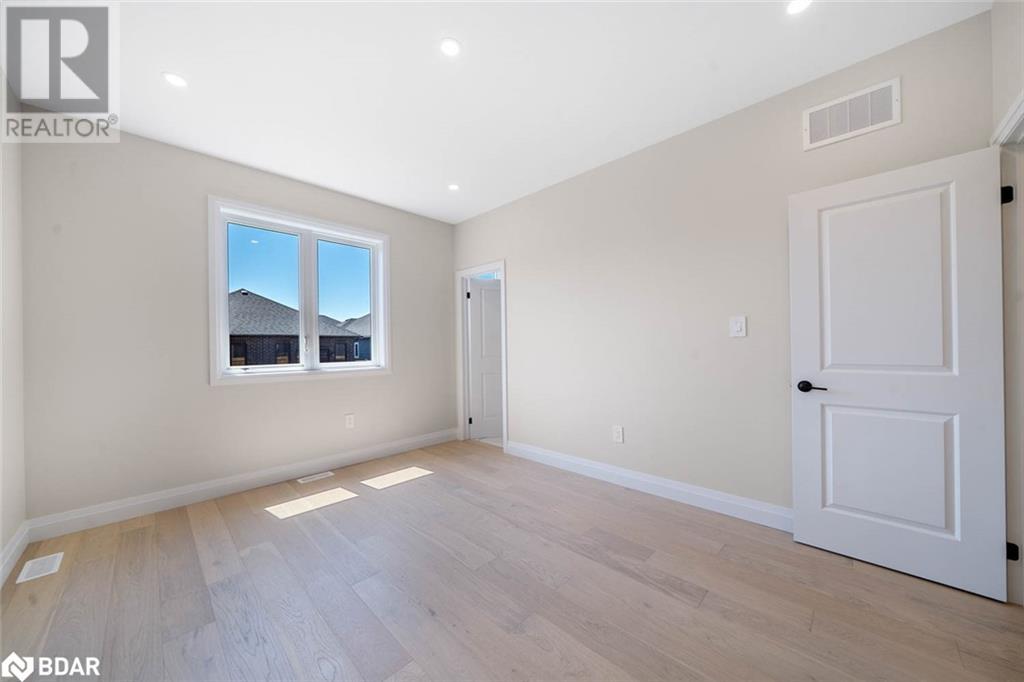 Photo 21 of 127 Ritchie Crescent, Elmvale ON