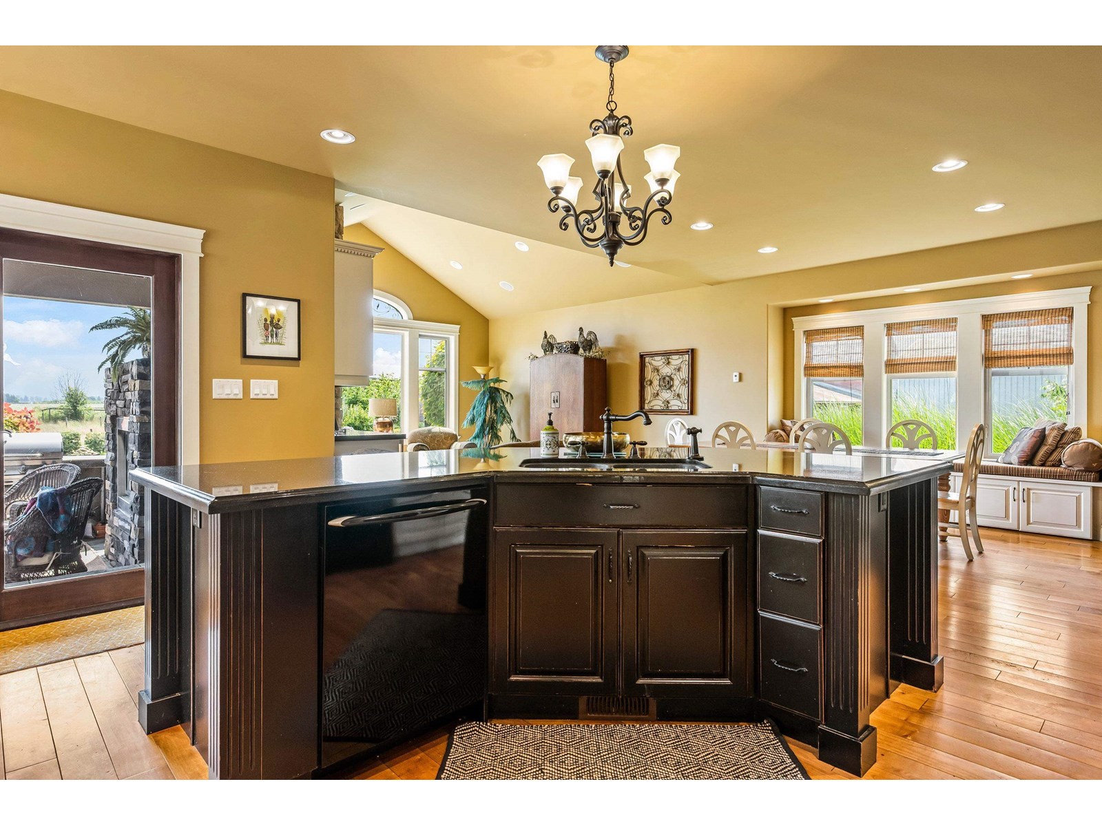 Photo 10 of 9338 Gibson Road East Chilliwack, Chilliwack BC