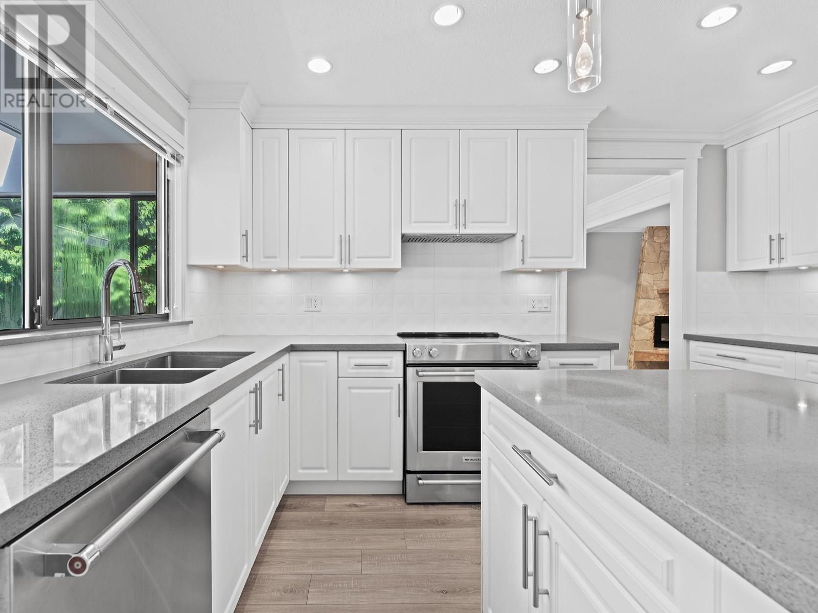 Photo 9 of 755 Westcot Road, West Vancouver BC