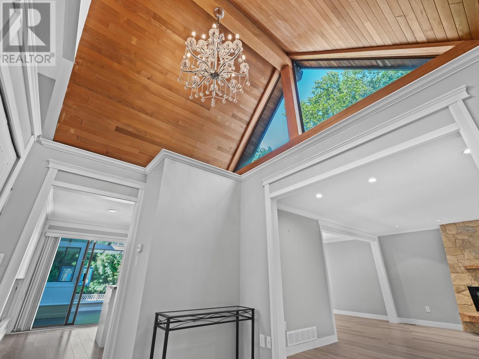 Photo 5 of 755 Westcot Road, West Vancouver BC