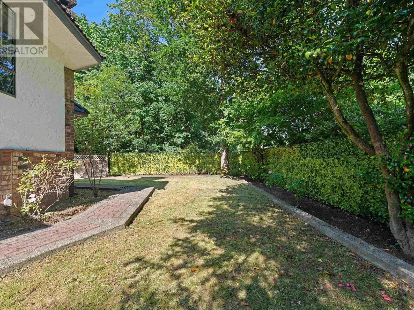 Photo 4 of 755 Westcot Road, West Vancouver BC
