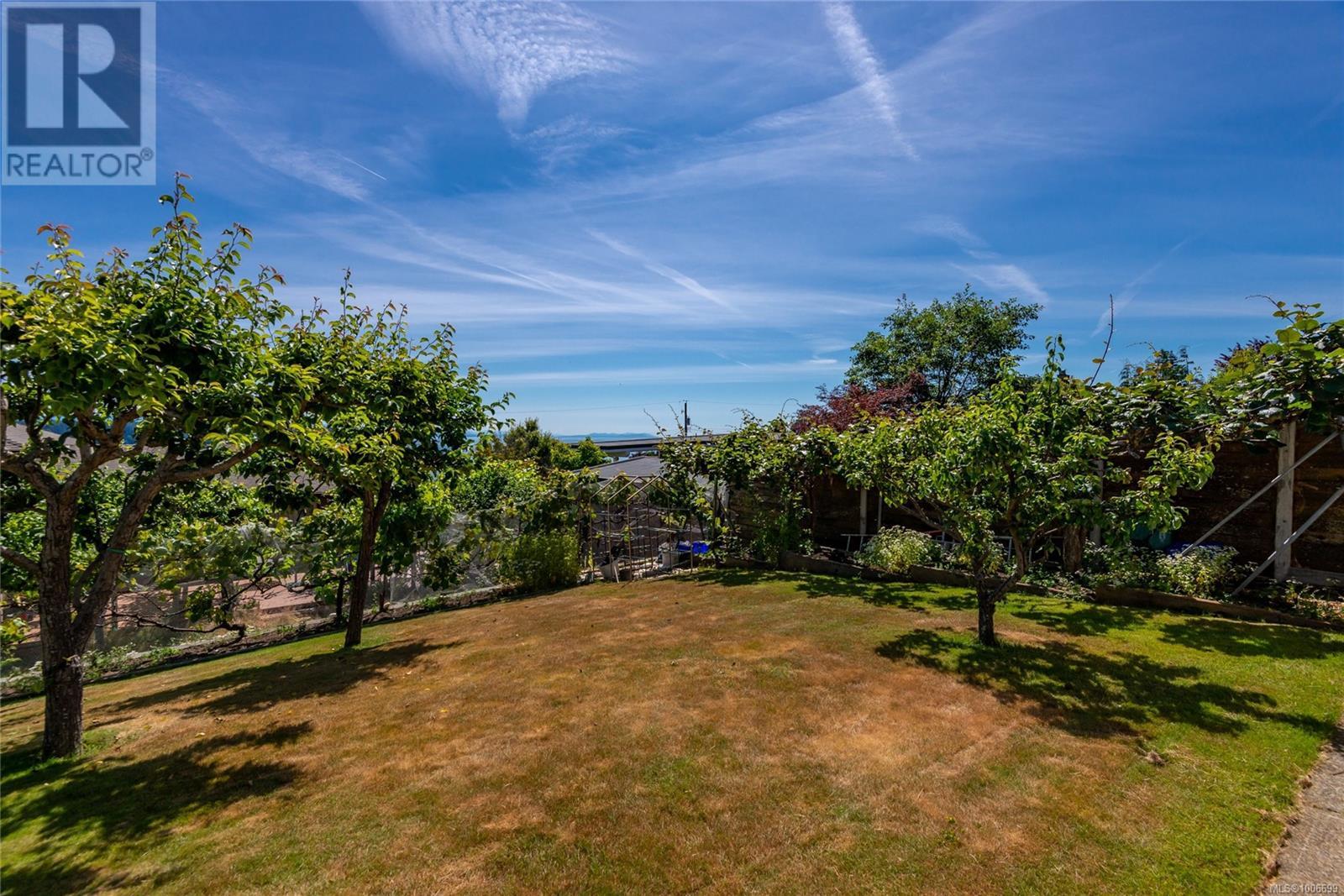Photo 51 of 241 Mclean St S, Campbell River BC