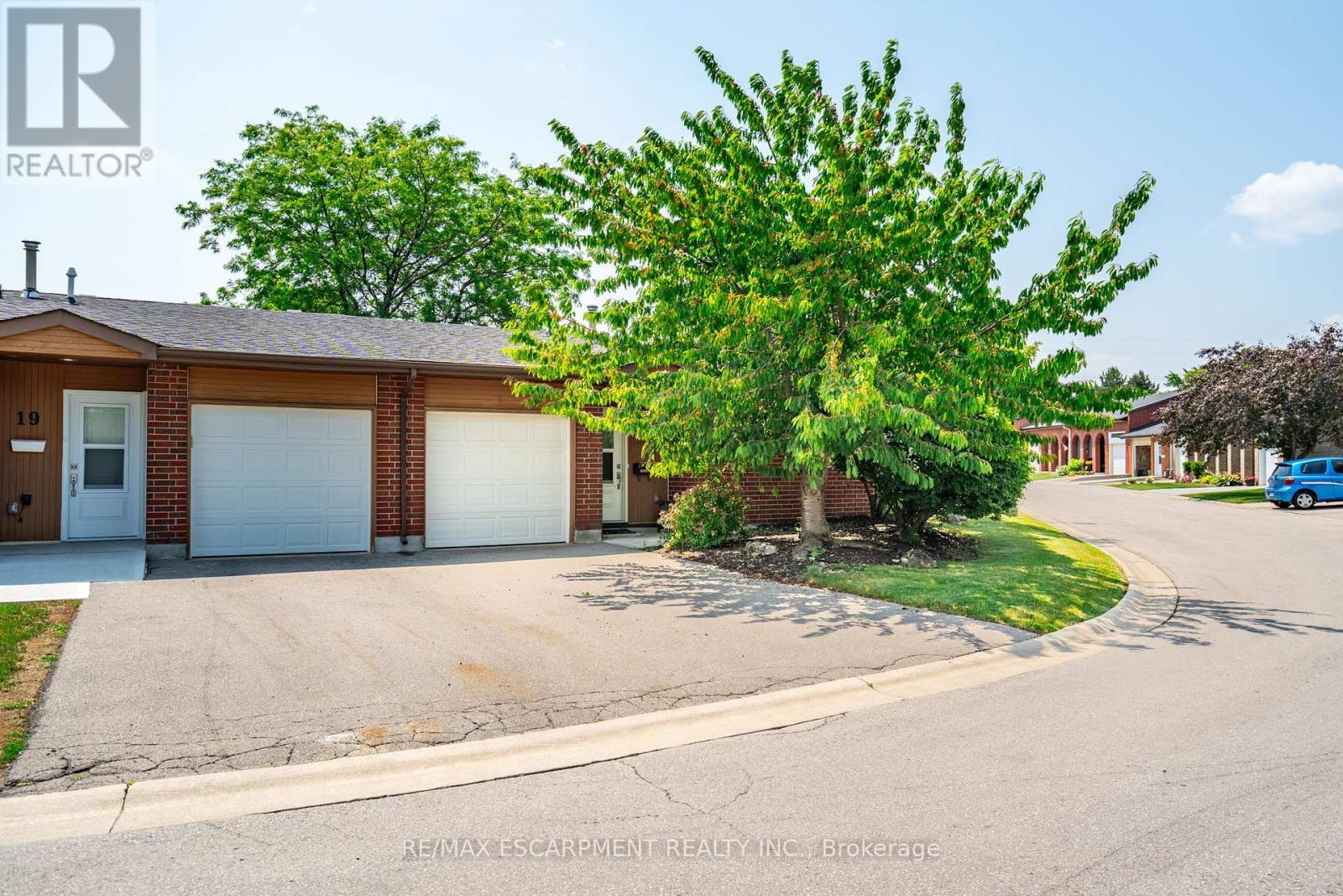 Photo 26 of 1 Archdeacon Clark Trail, Hamilton ON