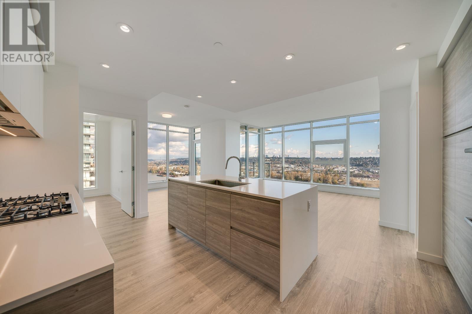 Photo 3 of 2807 680 Quayside Drive, New Westminster BC