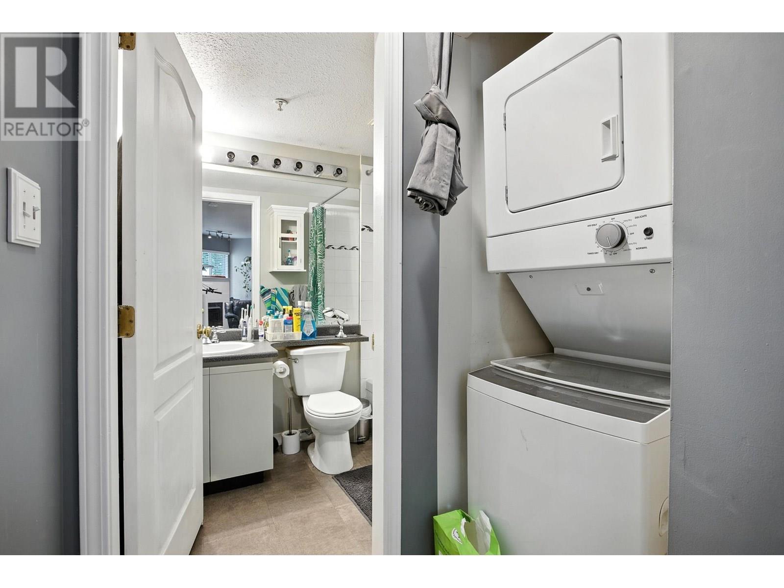 Photo 17 of 209 2401 Hawthorne Avenue, Port Coquitlam BC
